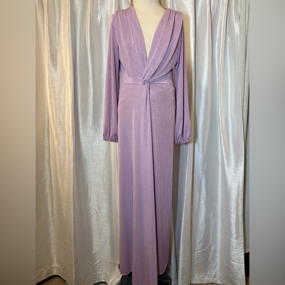 Elegant Lilac Long-Sleeve Draped Evening Dress - Picture 11 of 16